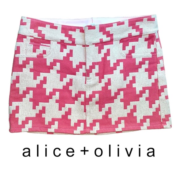NEW Alice + Olivia Textured Houndstooth Micro Mini Skirt - Picture 1 of 10